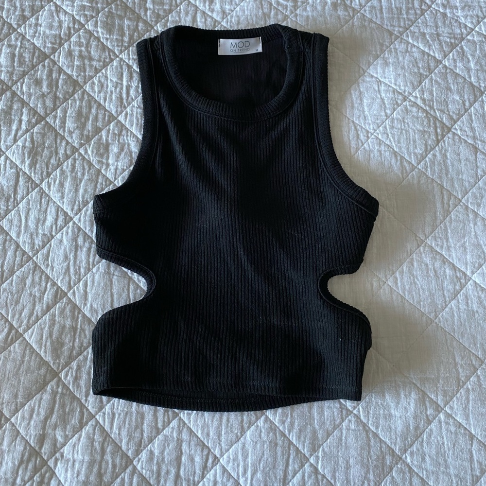 Cutout tank (m)